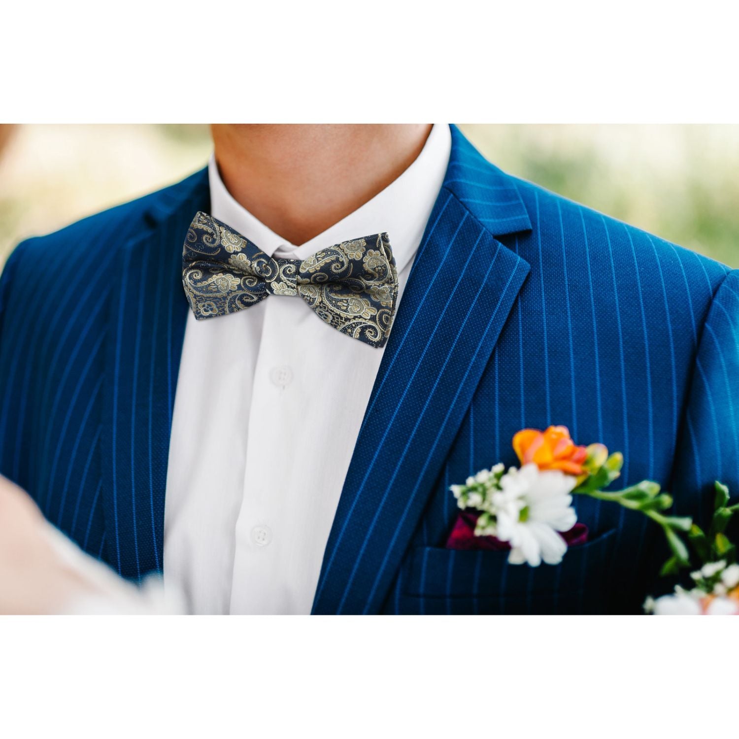 Vintage Blue Paisley Pre-Tied Bow Tie Set For Wedding - Image 2