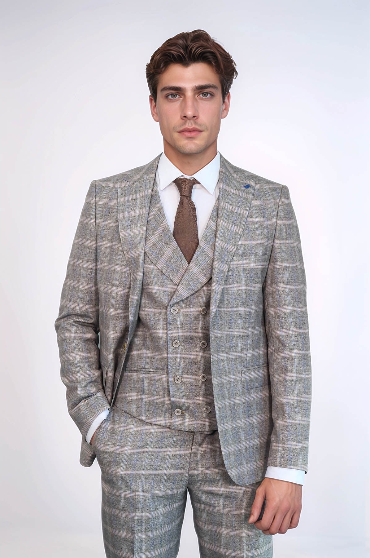 Single Button Peak Lapel 3-Piece Suit In Beige